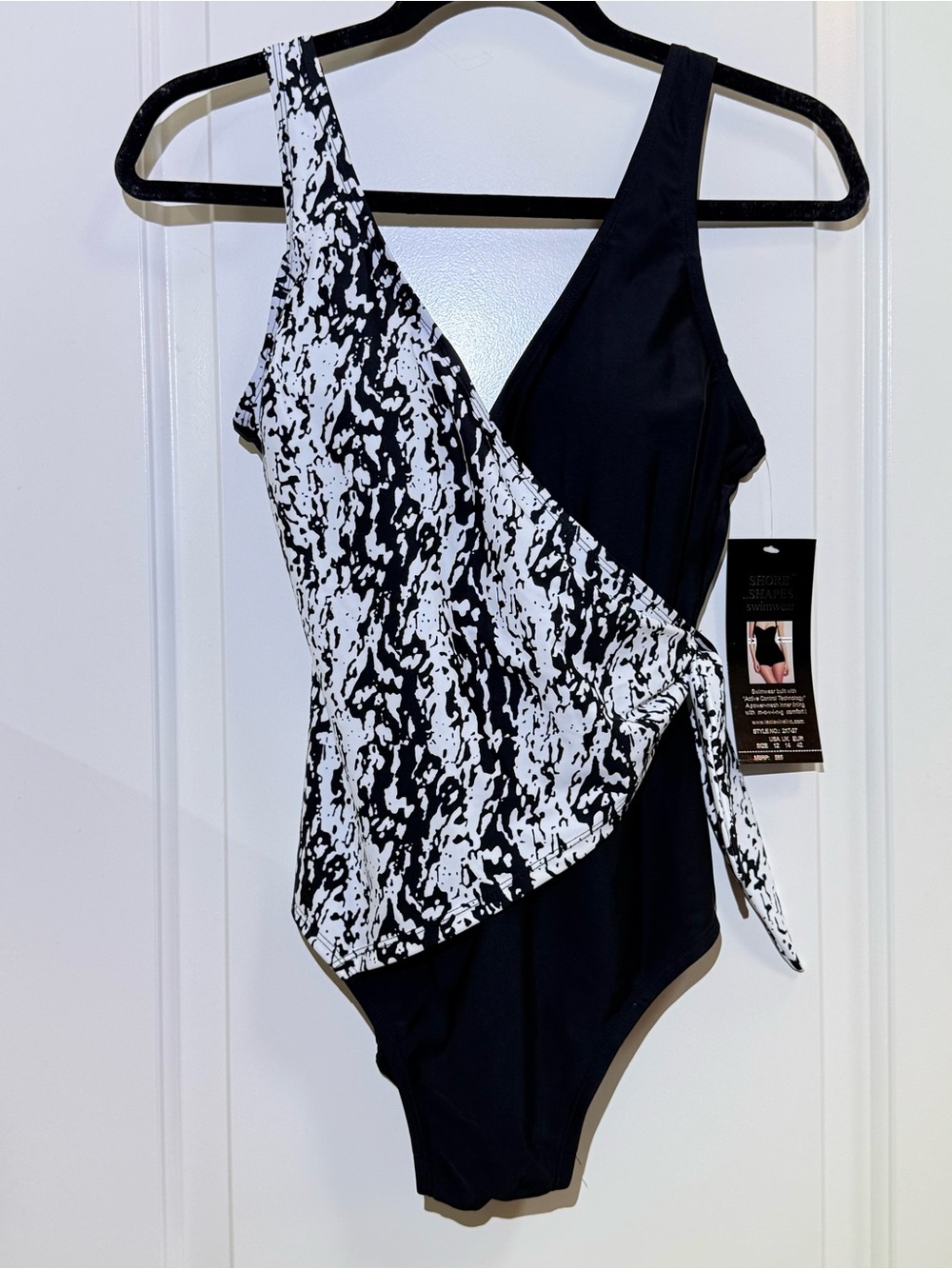 Shape shores Black & White One-Piece Swimsuit with compression lining size 10/12